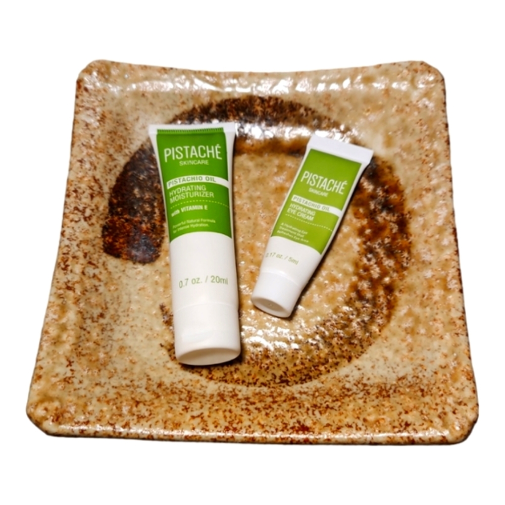 BUNDLE SKINCARE PISTACHE EYE & HYDRATING MOISTURIZER